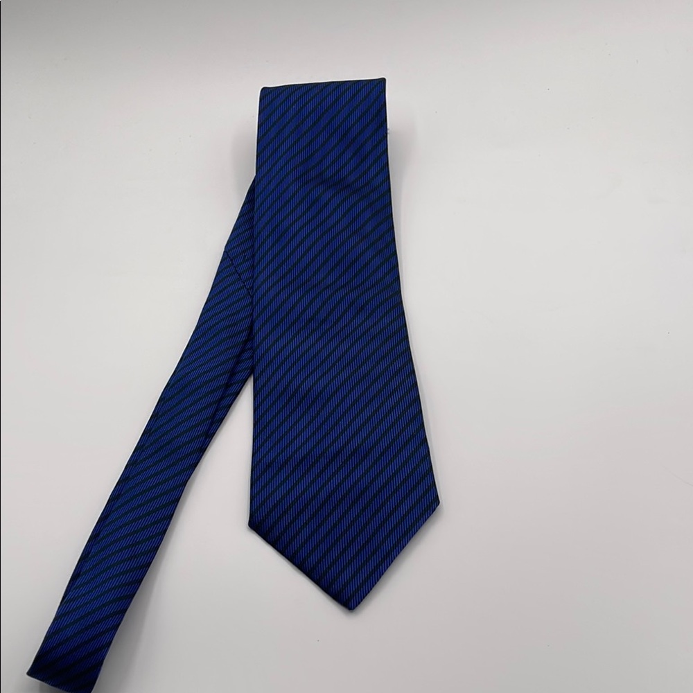05.31.25_18_ Andrew’s Ties Elegant Blue Striped Men's Tie